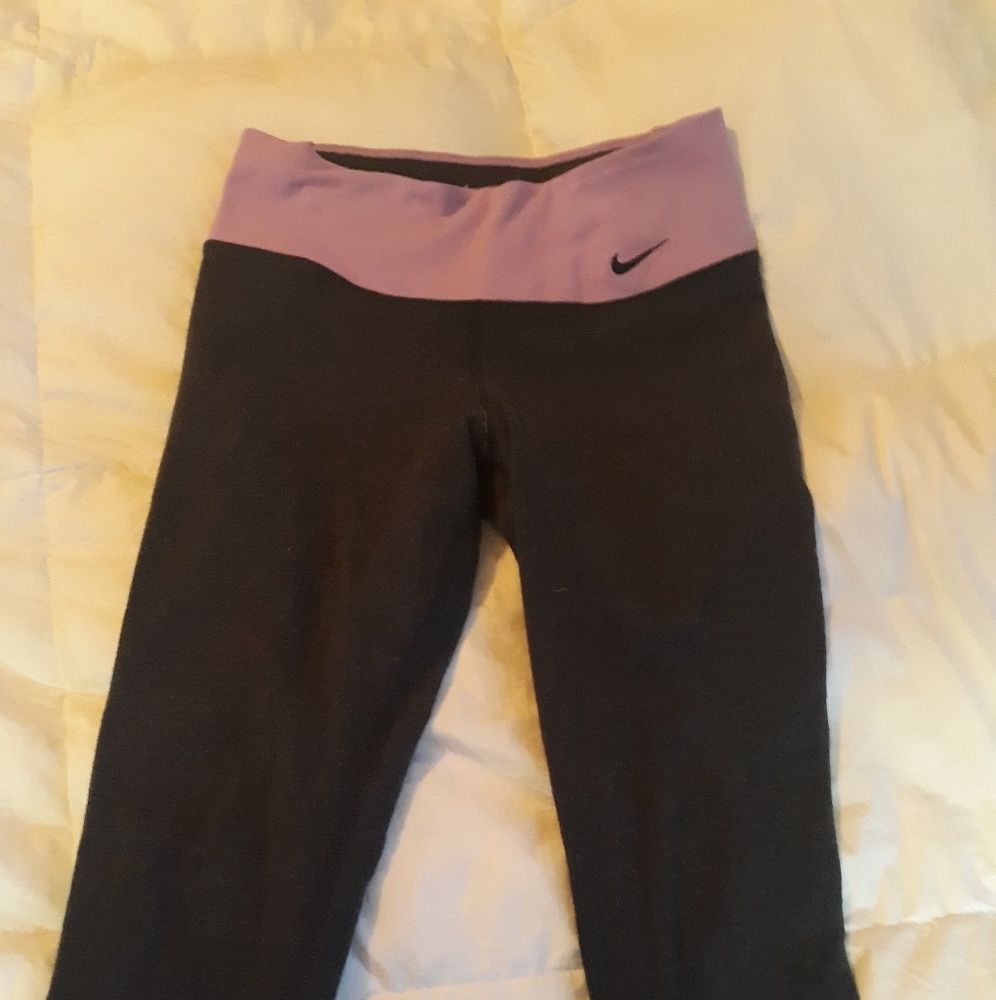 Nike Dri-Fit Capri Pants -XS